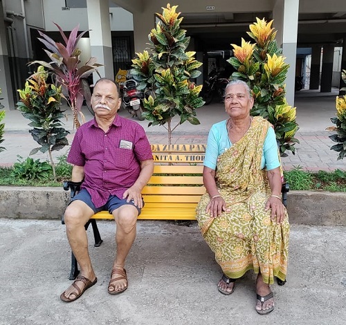 3 Park benches distributed in Vidyanagar.